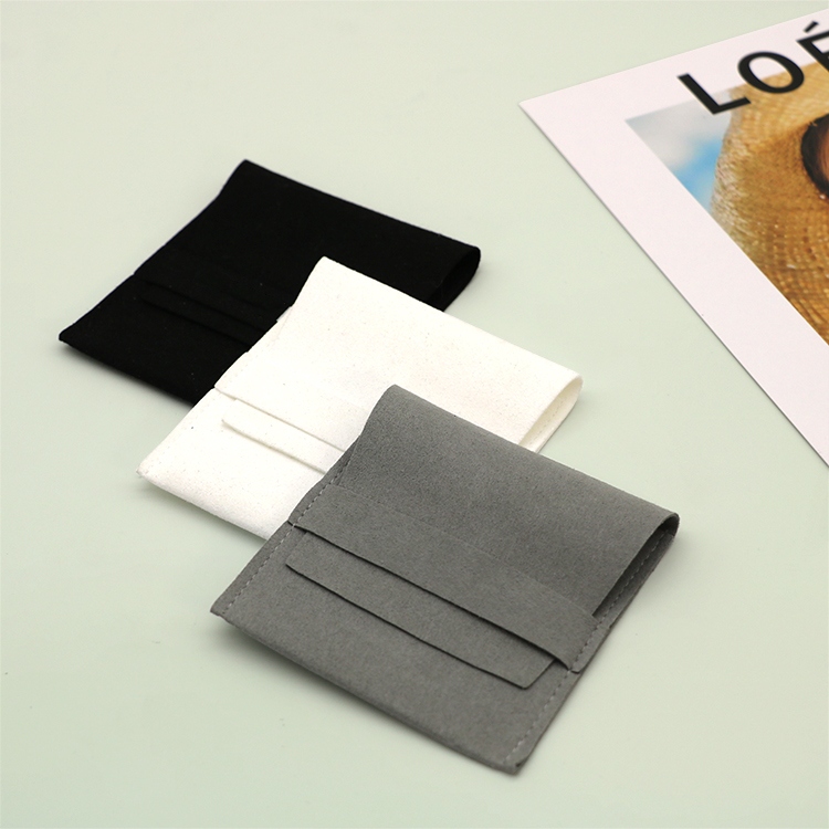 POUCH BAG (1)