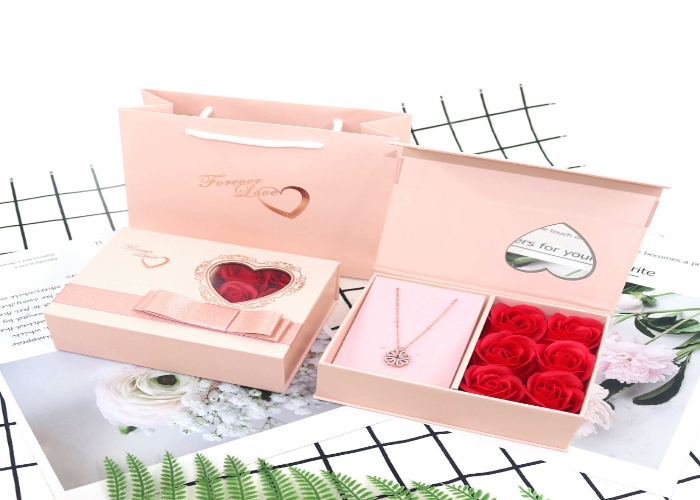 gift boxes with lids