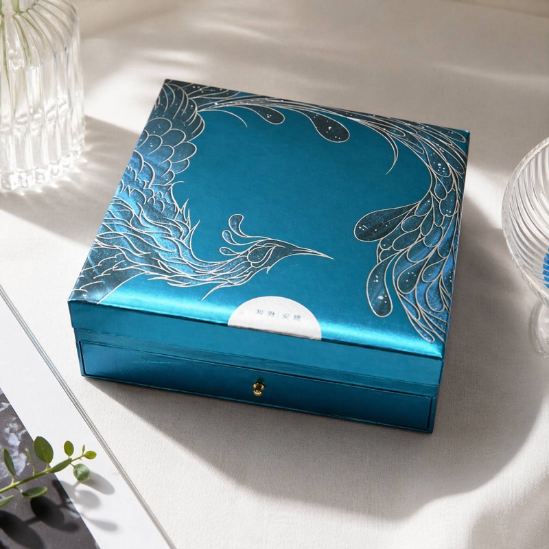cosmetic packaging manufacturer